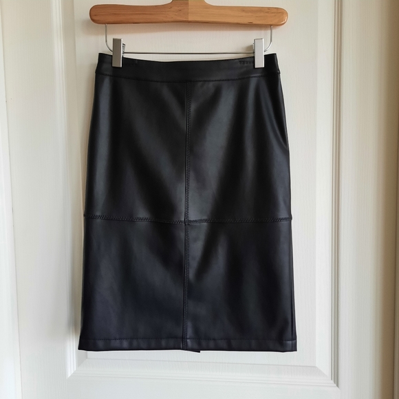 Black Vegan Leather Skirt Size XS - Picture 2 of 8